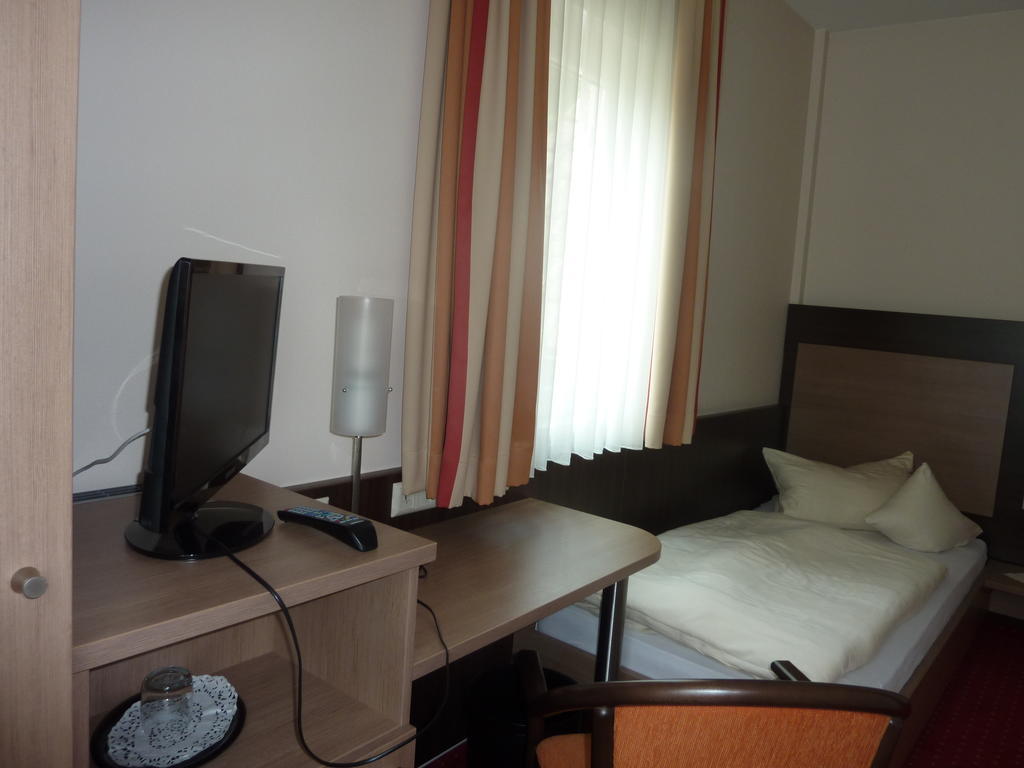 פרוידנשטאדט Hotel Gasthof Koenig Karl חדר תמונה