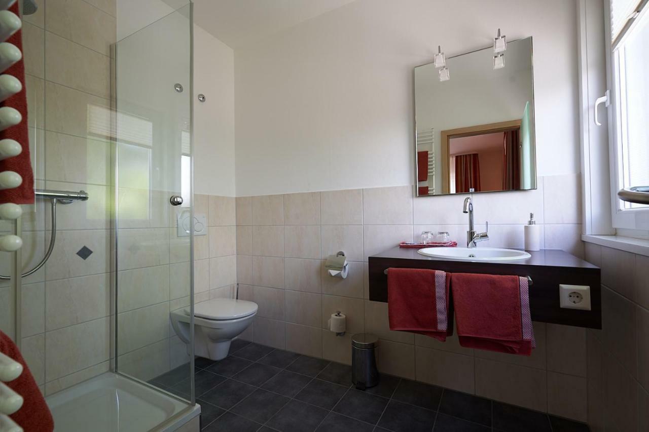 פרוידנשטאדט Hotel Gasthof Koenig Karl מראה חיצוני תמונה