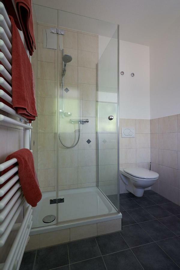 פרוידנשטאדט Hotel Gasthof Koenig Karl מראה חיצוני תמונה